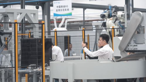 南康家具头部企业游学团走进龙回共享智能备料中心